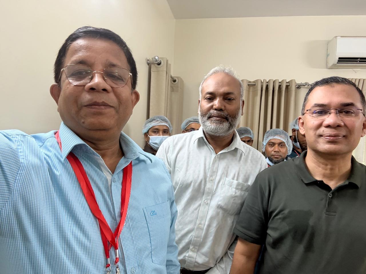 মাননীয় প্রধানমন্ত্রী জনাব তারেক রহমান-এর বরিশাল সফরকালে বরিশাল সার্কিট হাউজে মধ্যাহ্ন ভোজ শেষে মাননীয় প্রধানমন্ত্রীর সাথে বরিশাল বিশ্ববিদ্যালয়ের উপাচার্য প্রফেসর ড. মোঃ মামুন অর রশিদ এবং বরিশাল বিভাগীয় কমিশনার মোঃ খলিলুর রহমান